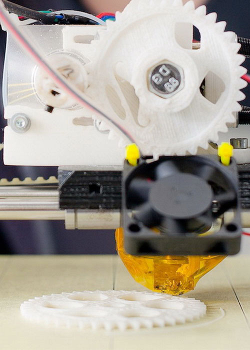 Процесс 3D печати шестерни на 3D принтере